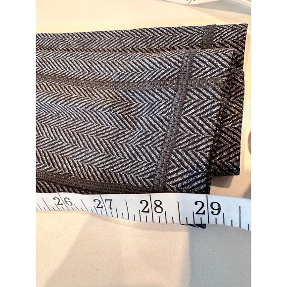 Lululemon leggings size. 8 - Picture 3 of 8